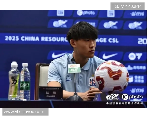2025华润饮料中超联赛第29轮上海申花与深圳新鹏城赛后发布会精彩回顾与分析