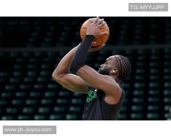 杰伦布朗首节表现低迷仅得7分2板投篮命中率堪忧需调整状态